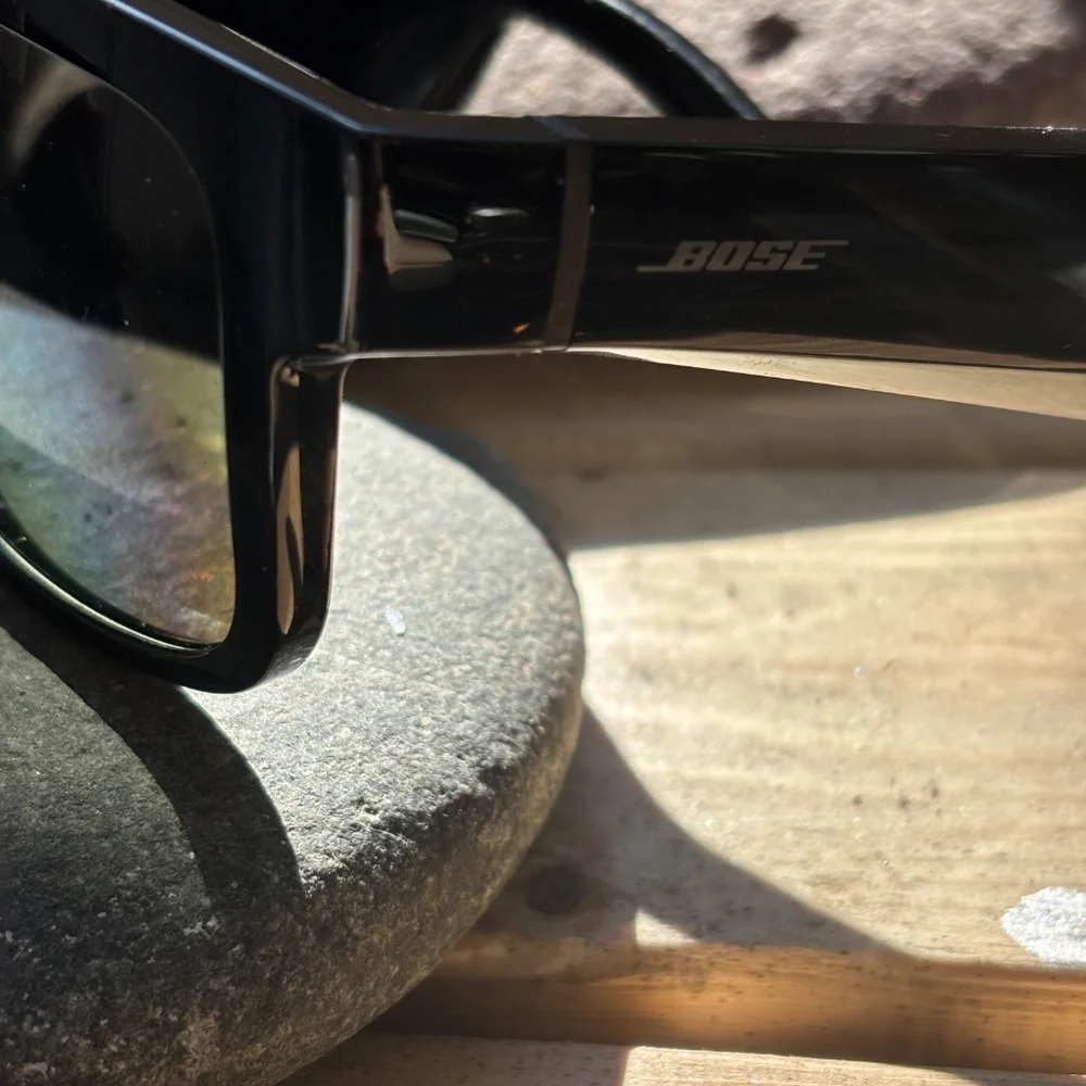 Bose blue tooth sunglasses - Picture 3 of 5